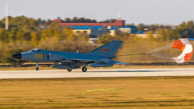 關(guān)于2022年殲-7還有多少架的探討，探討，殲-7戰(zhàn)機(jī)在2022年的數(shù)量概況