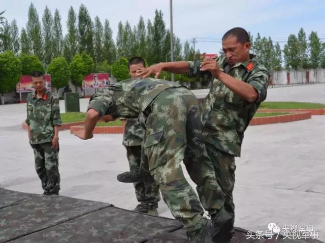 當(dāng)兵可以談戀愛嗎？——深度解析軍營戀愛現(xiàn)象，軍營戀愛現(xiàn)象，解析士兵能否談戀愛的多維度視角