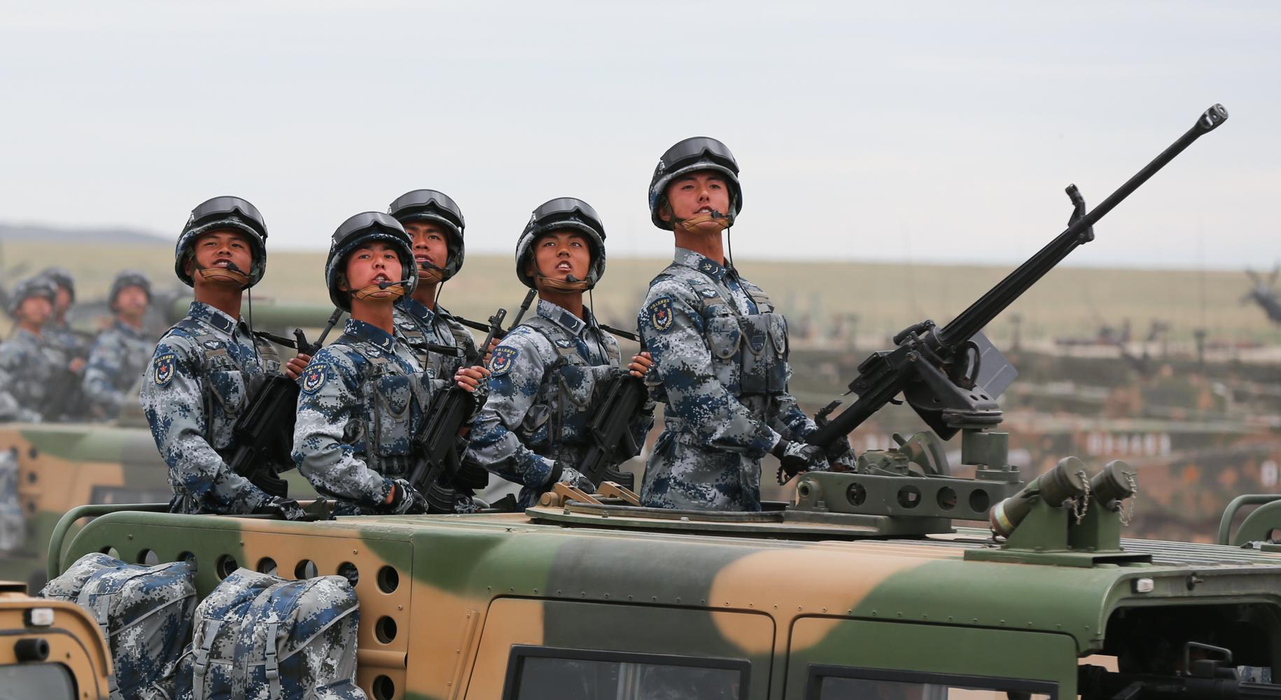 建軍90年閱兵完整版，回顧歷史，展望未來，建軍90年閱兵回顧，歷史印記與未來展望